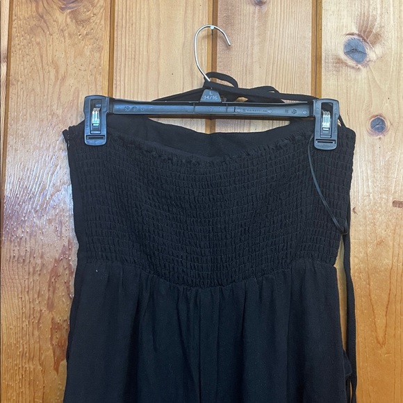 White Birch black label Full Size Halter Neck Wide Leg Jumpsuit Pockets medium - Picture 10 of 13